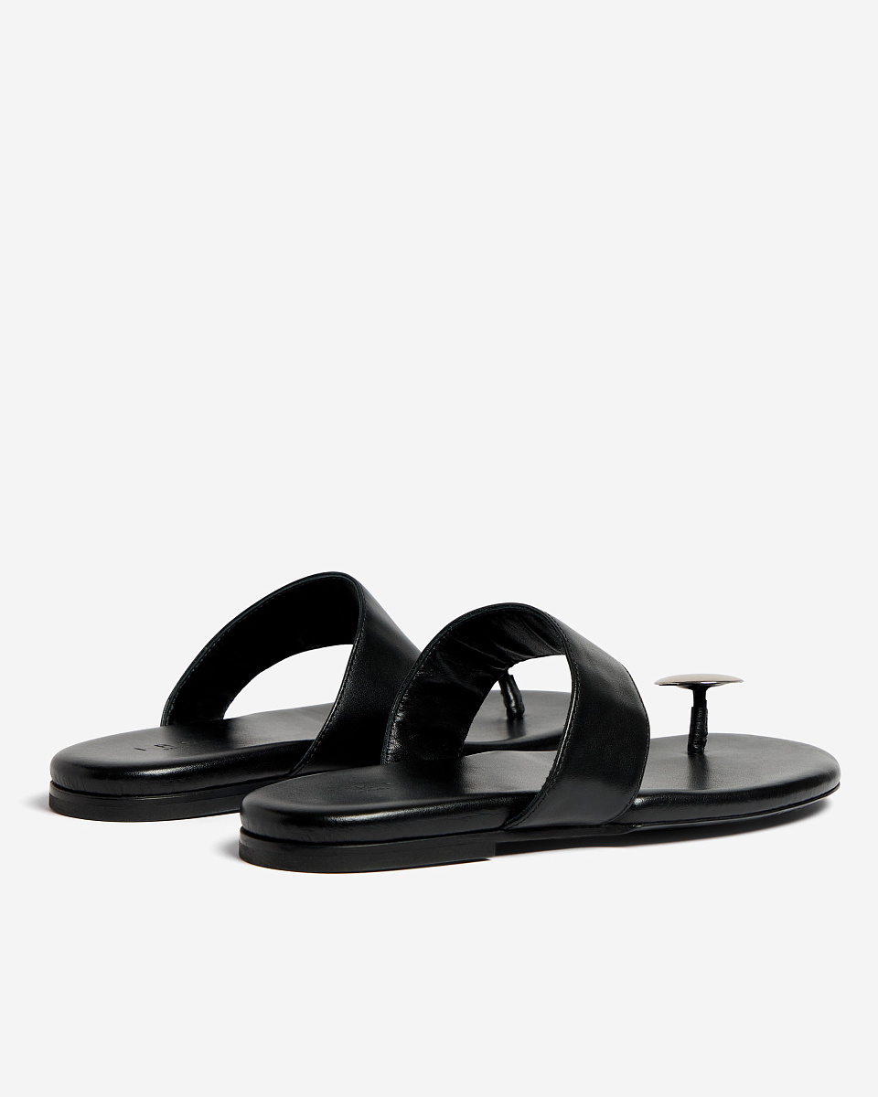 САНДАЛИИ С МЕТАЛЛИЧЕСКИМ РАЗДЕЛИТЕЛЕМ STUD