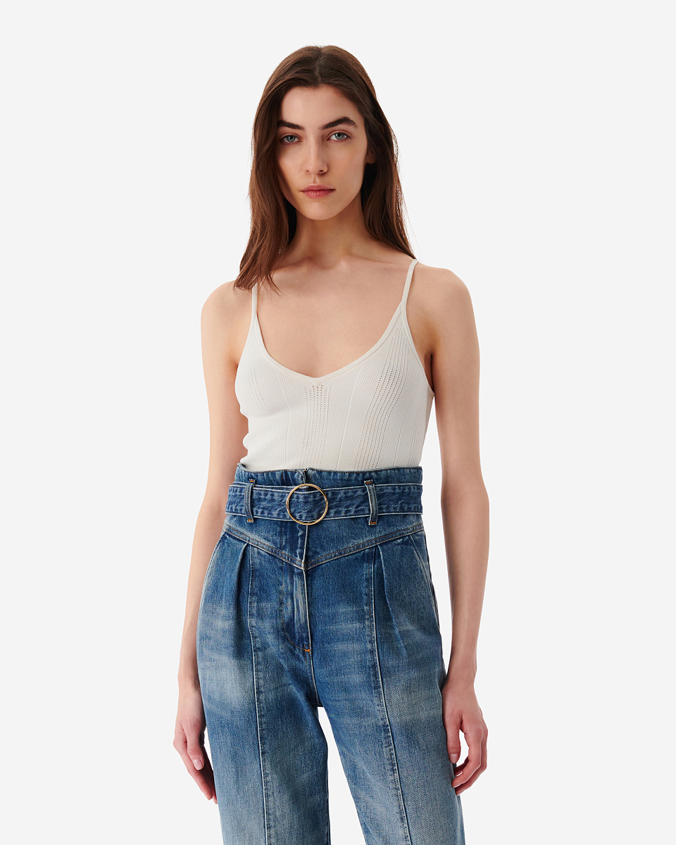 ТРИКОТАЖНЫЙ ТОП С V-ОБРАЗНЫМ ВЫРЕЗОМ COBY ТРИКОТАЖНЫЙ ТОП С V-ОБРАЗНЫМ ВЫРЕЗОМ COBY