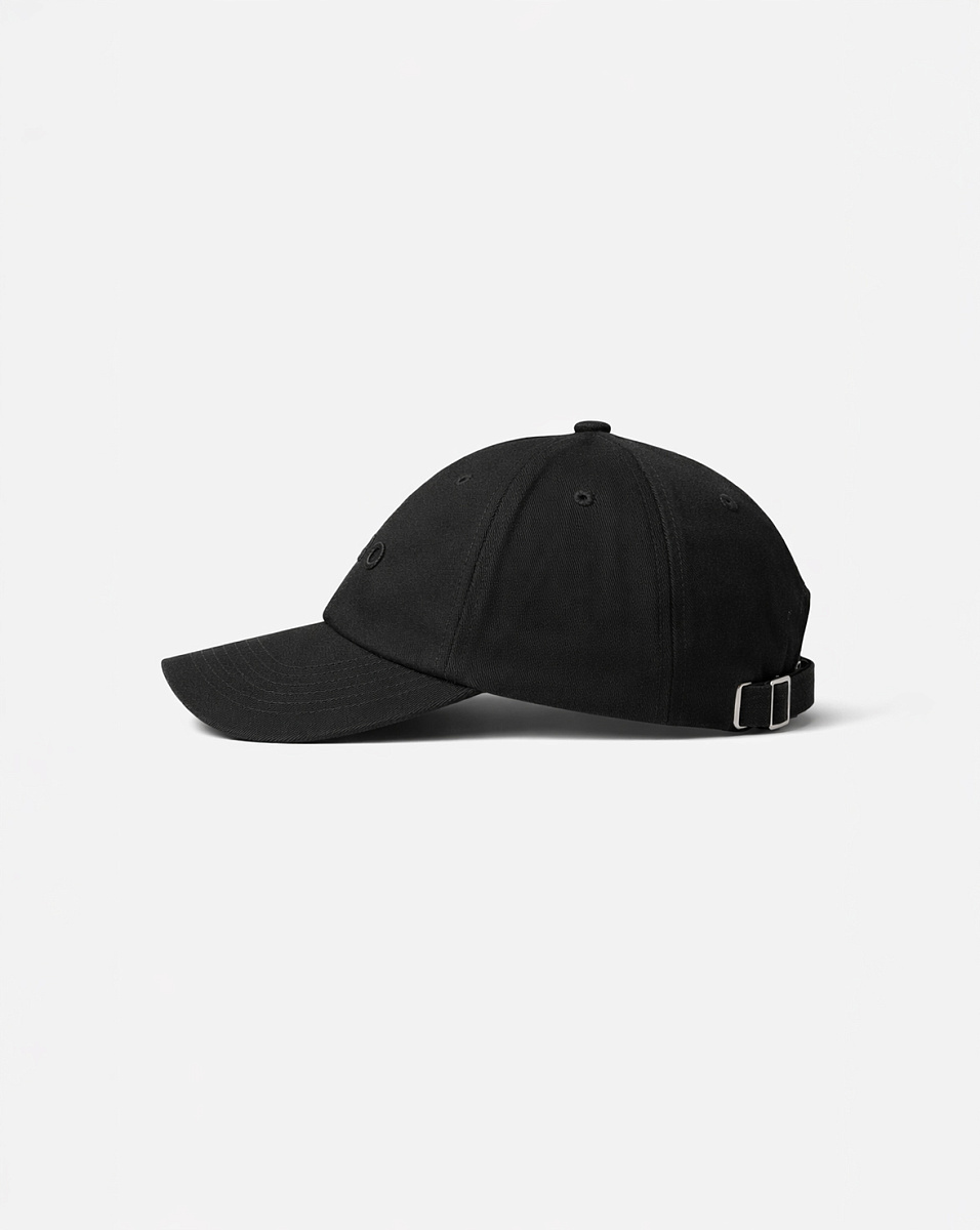 ЧЕРНАЯ БЕЙСБОЛКА С ВЫШИВКОЙ CAP ЧЕРНАЯ БЕЙСБОЛКА С ВЫШИВКОЙ CAP