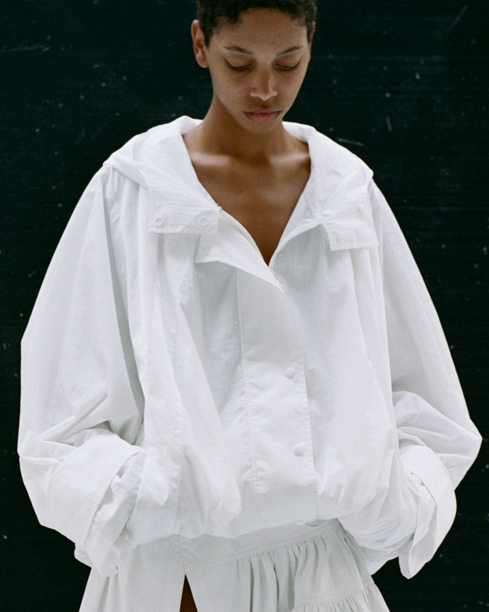 БЕЛАЯ ПАРКА С КАПЮШОНОМ WALLIE